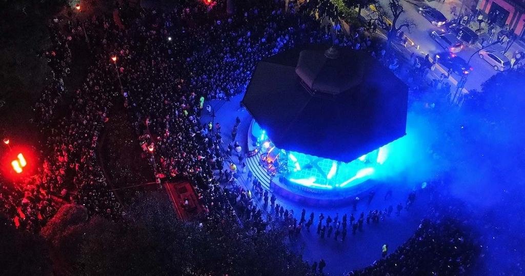 Furor total: miles de fanáticos fueron a ver una recreación de “El Eternauta” en Belgrano