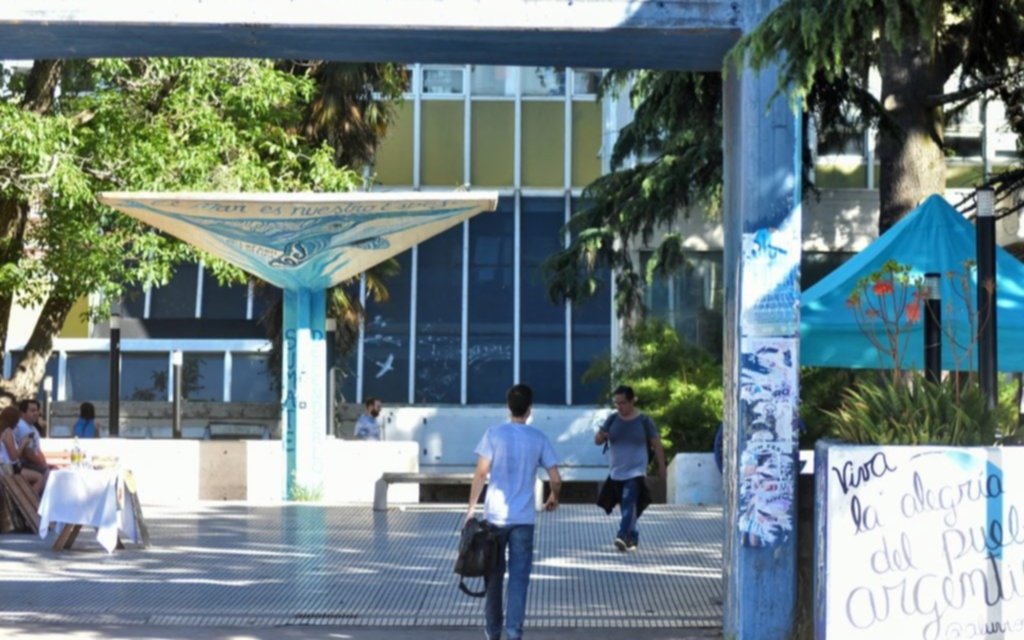 Mar del Plata lleva la universidad a los barrios con ferias educativas