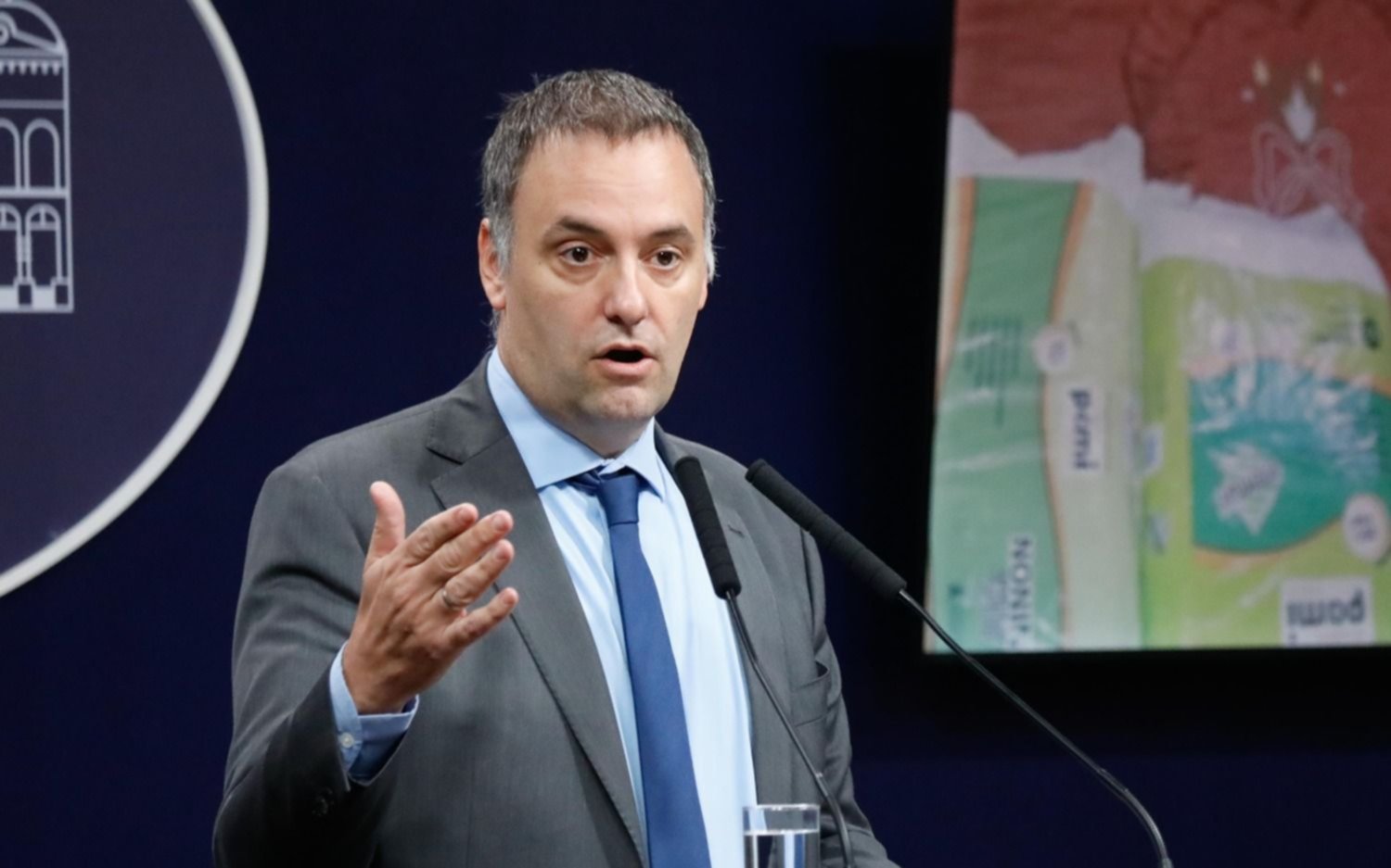 El Gobierno quitará aranceles a la importación de celulares y bajará impuestos a TV y aires acondicionados