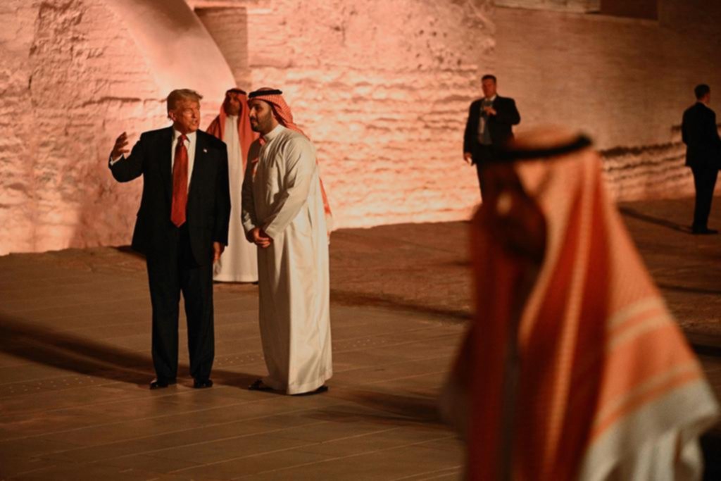 Pomposa bienvenida a Trump en Arabia Saudita