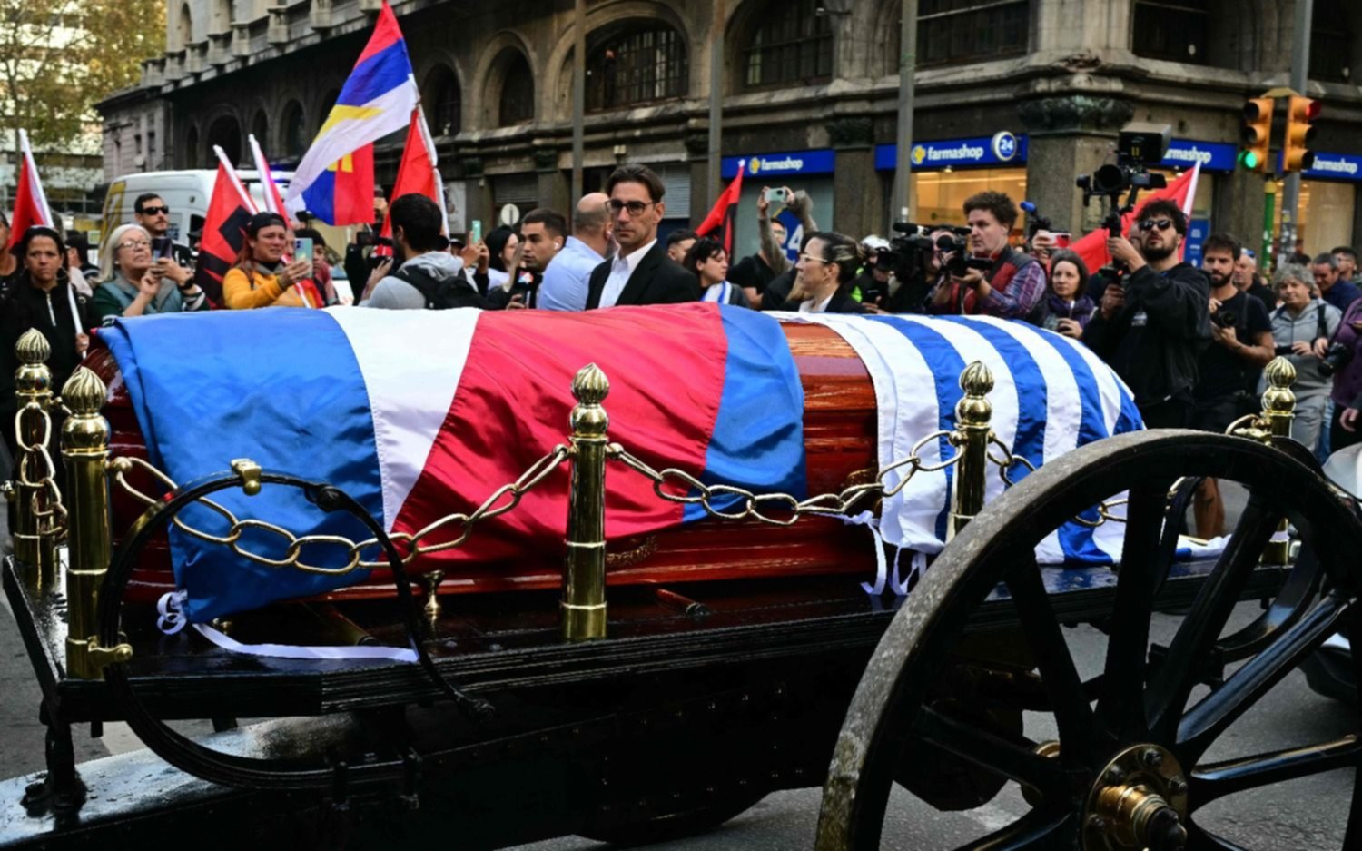 El emotivo cortejo fúnebre de Pepe Mujica conmovió a Montevideo