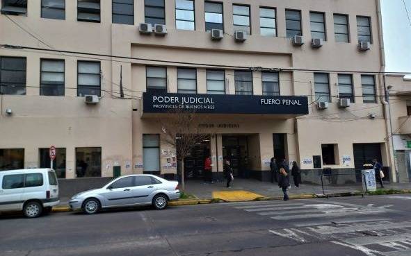 Jurado definirá responsabilidad de cómplice en homicidio de policía hace una década