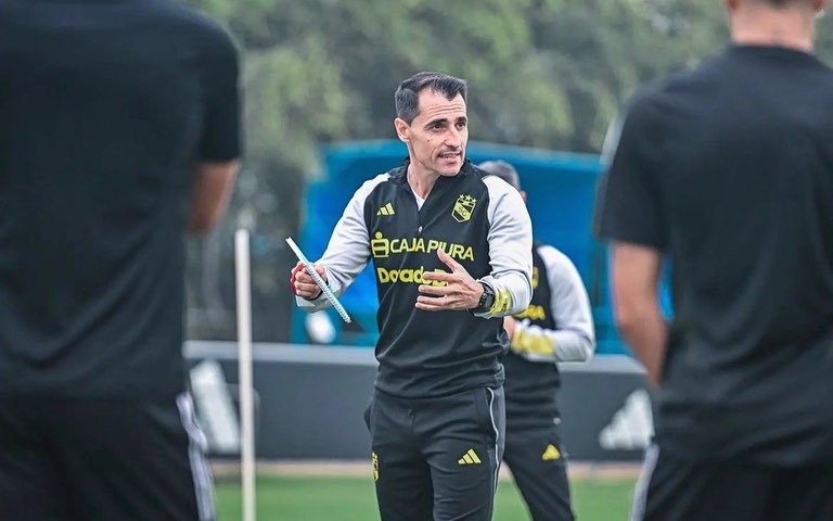 Gimnasia sumó a un nuevo entrenador a la lista de candidatos: cuáles son sus números y antecedentes