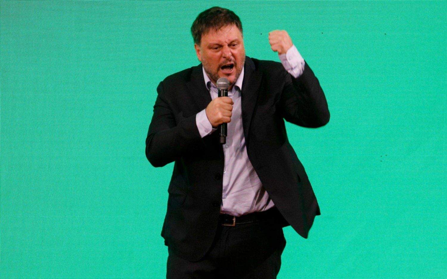 Leandro Santoro en el cierre de campaña convocó a "peronistas, radicales, independientes y liberales con sentido social"