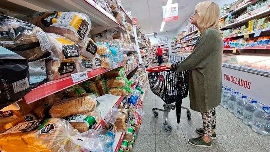 ¿Terminó la mala?: leve suba del consumo tras 15 meses de caída