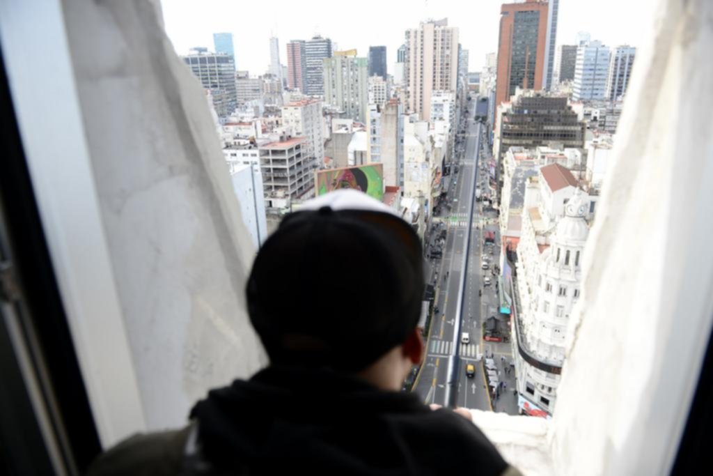 Dejó de ser mirado y ahora el Obelisco porteño es el que mira