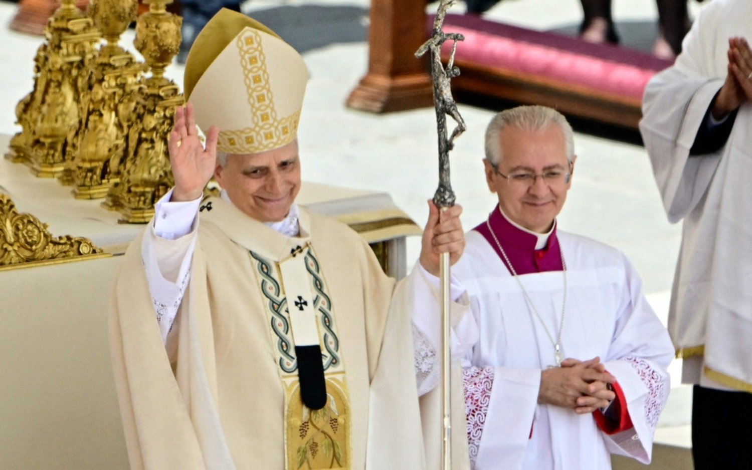 Bochatey, obispo auxiliar de La Plata, reveló detalles del Papa León XIV: "Serio, tranquilo, afable y muy simpático"