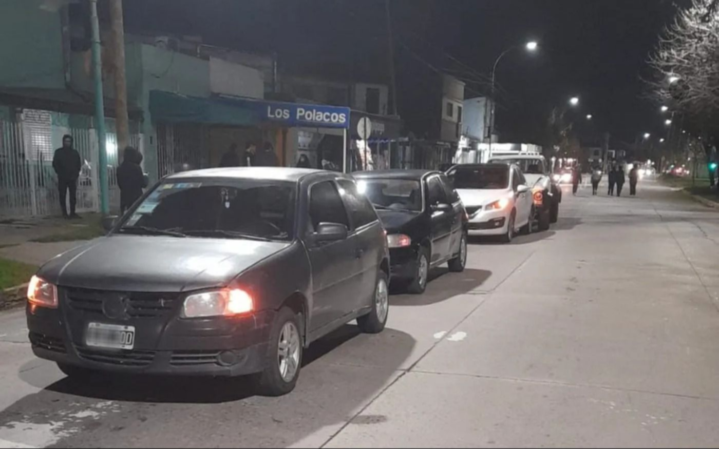 Cuádruple choque y tensión en Berisso: hay dos personas heridas, uno de ellos es menor