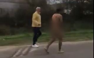 Ladrón de Arturo Seguí fue reducido por los vecinos y lo pasearon desnudo por la calle