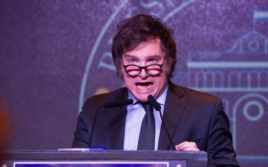 Con un DNU, Milei limita el derecho a huelga y exige prestación mínima en determinadas actividades: ¿cuáles son?
