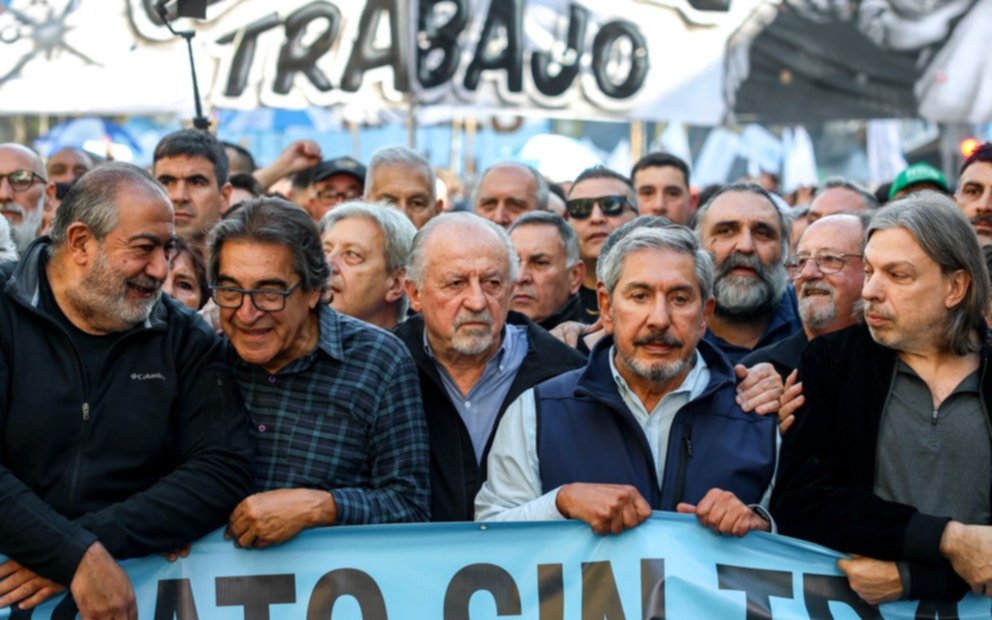 La CGT advirtió que "no permanecerá en silencio" ante el DNU del Gobierno que limita las huelgas