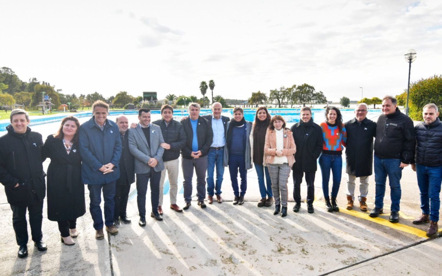 Kicillof entregó escrituras a familias de Laprida