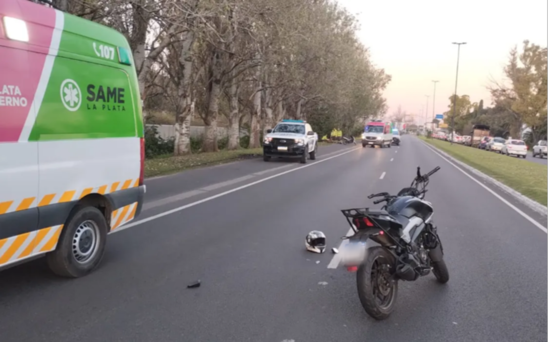 Accidente a metros de la Estación de Tren de Gonnet: una mujer sufrió politraumatismos