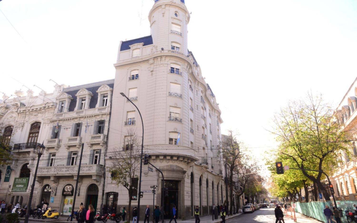 Inauguraron la puesta en valor del edificio del ex Banco Municipal de La Plata