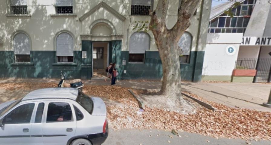 Revuelo en un colegio de Barrio Hipódromo por un menor golpeado