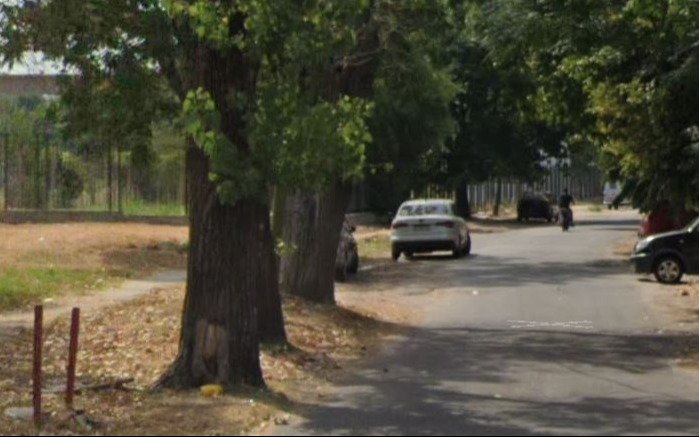 Denuncian intento de usurpación en corredor que comunica con las facultades del Bosque