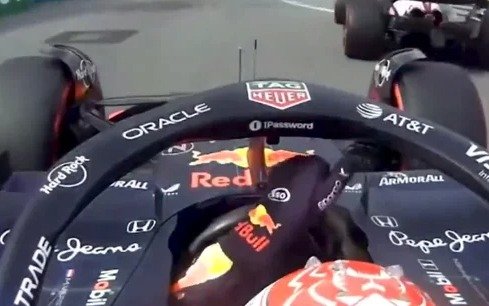 VIDEO.- Verstappen se enojó con Colapinto y le lanzó un irónico gesto en pleno entrenamiento