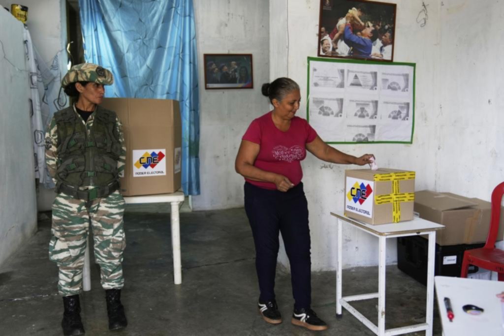 Muy floja concurrencia en los comicios legislativos y regionales de Venezuela