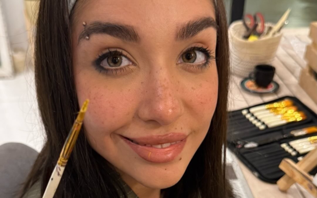 Maria Becerra reapareció tras su embarazo ectópico con una pintura emotiva: "Aún no pude terminar…"