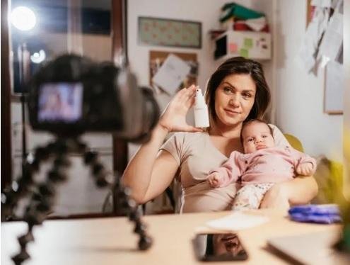 “Mamás influencers”, un fenómeno que gana terreno en las redes