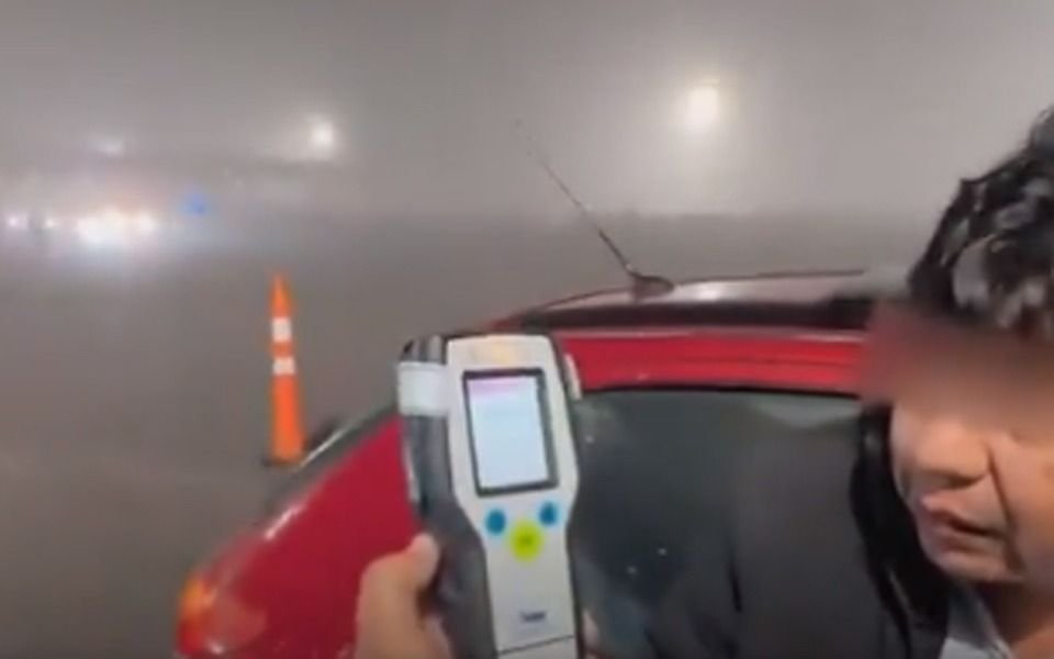 VIDEO. Con 2,5 de alcohol en sangre manejando con niebla en la Autopista Buenos Aires - La Plata