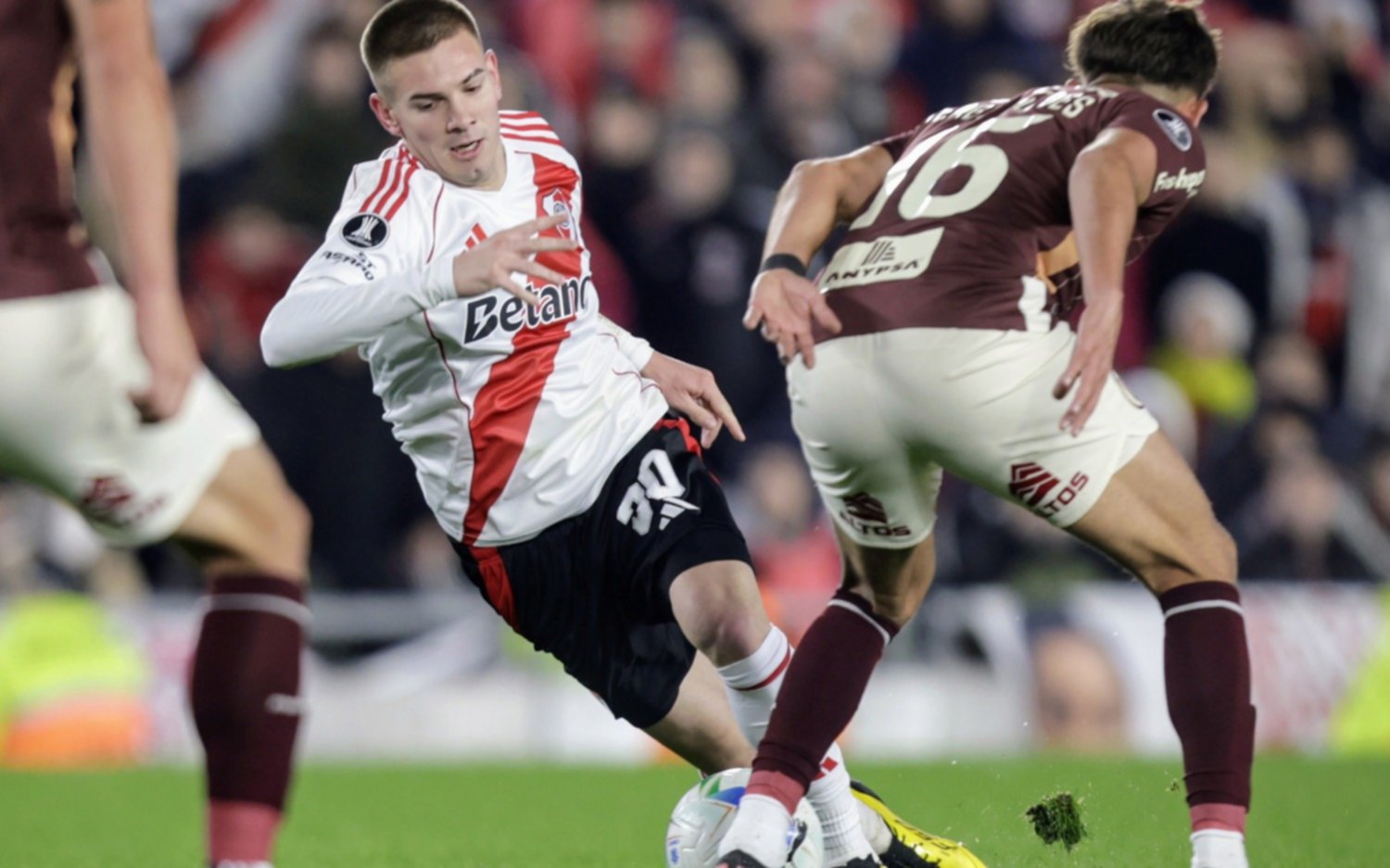 River empató 1 a 1 con Universitario y terminó como líder del Grupo B de la Copa Libertadores