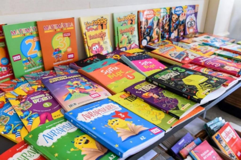 Baja la venta de textos escolares y los libreros le apuntan a las editoriales
