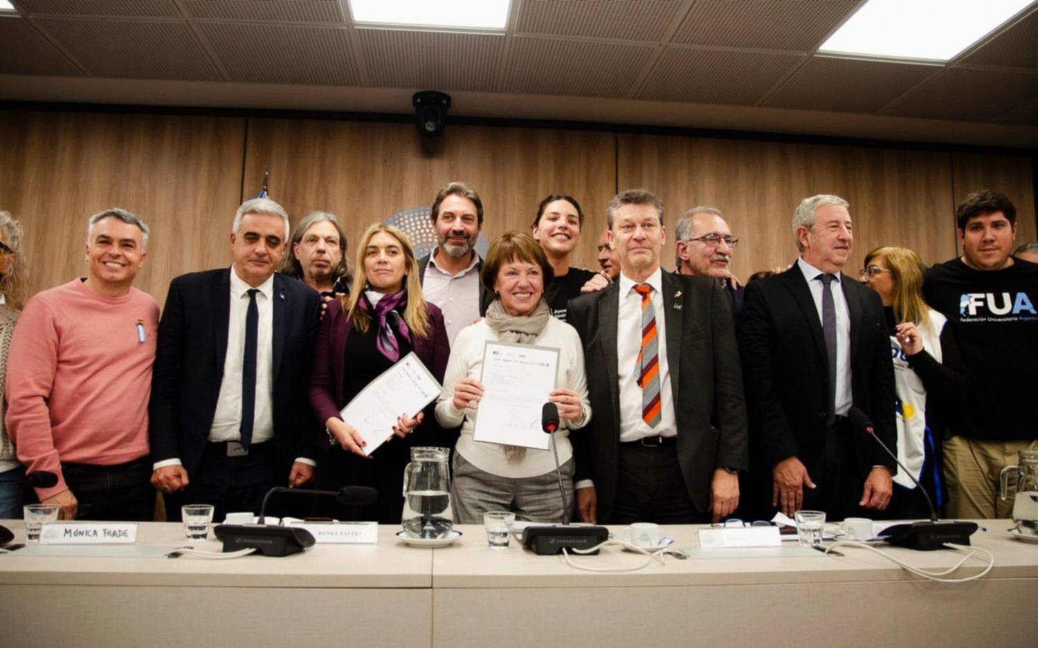 Universidades presentaron en el Congreso un proyecto para garantizar su funcionamiento 