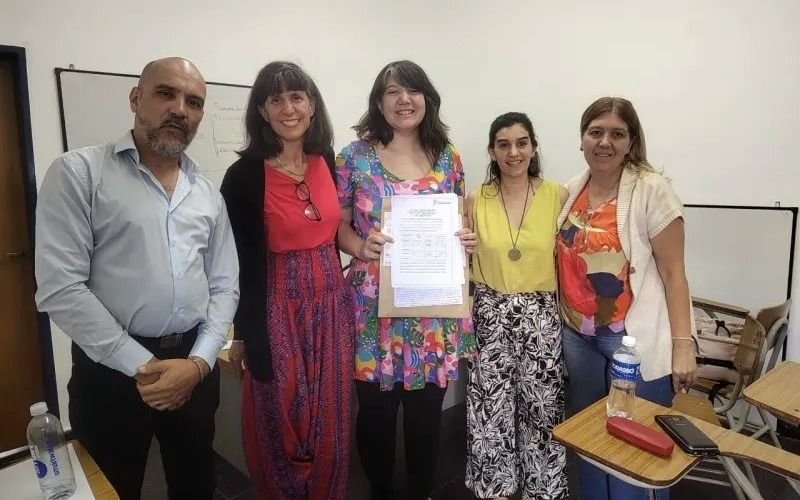 Sociólogos calificaron de "trasnochado y absurdo" el proyecto de desregulación profesional