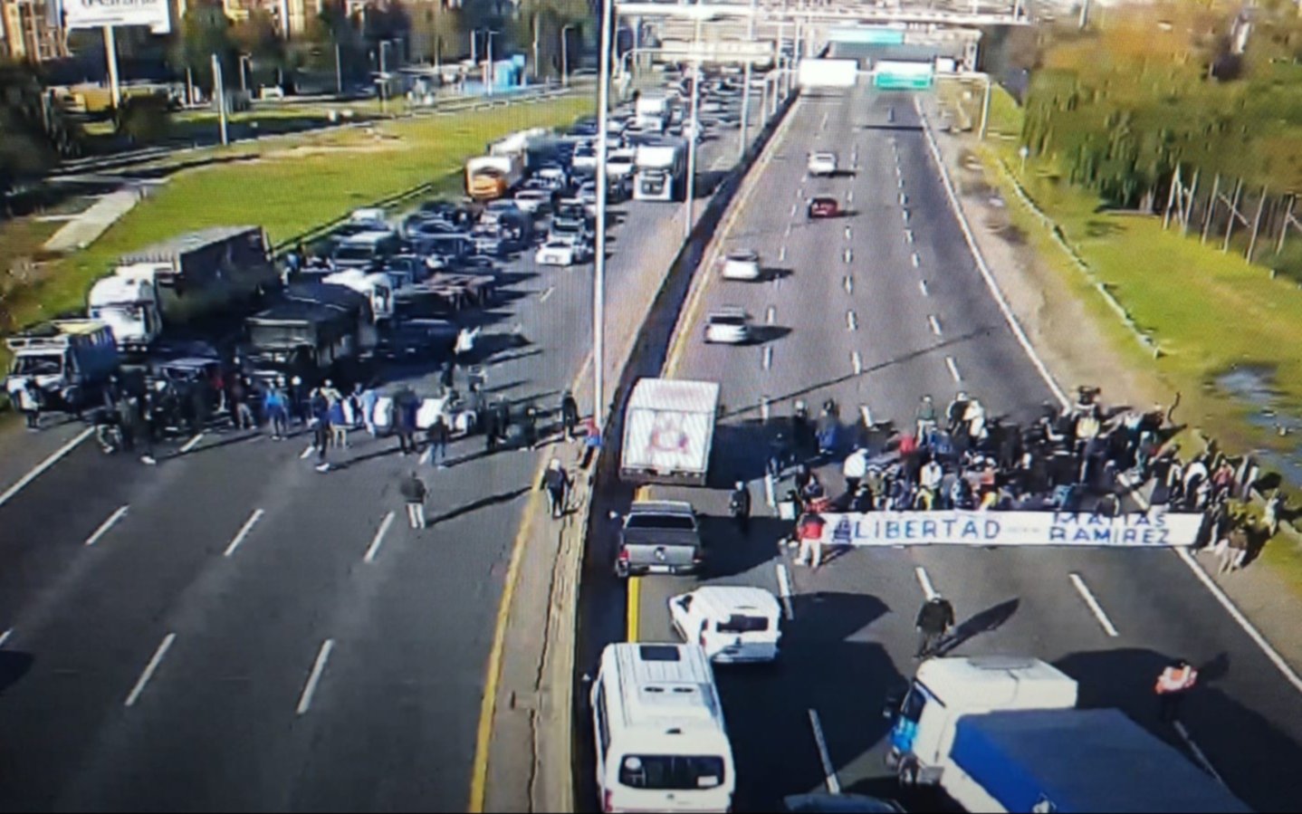 Por un piquete en la Autopista se complicó ir y venir a La Plata