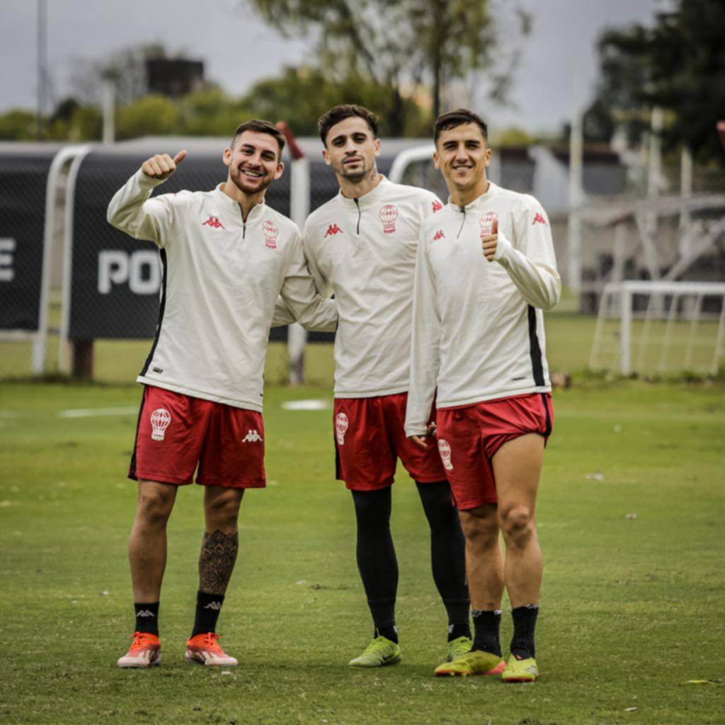 Huracán, entre el viaje y la definición del equipo