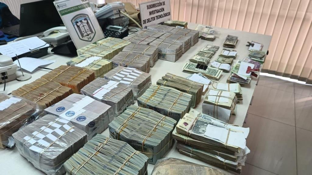 Dólares, euros, reales y hasta pesos uruguayos: los fajos secuestrados
