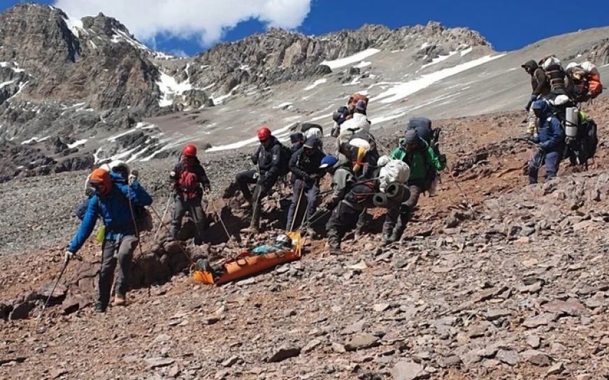 El gobierno de Mendoza propone cobrar los rescates en la alta montaña para generar "conciencia"