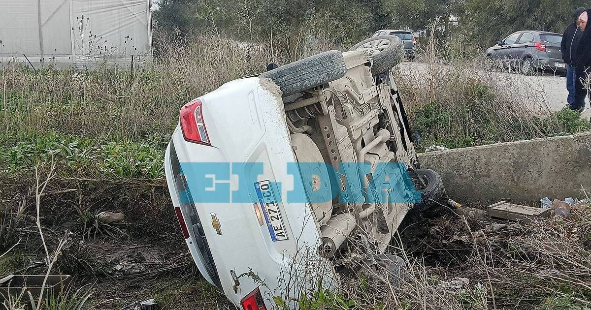 Una mujer y sus tres hijos salvaron sus vidas tras un vuelco en La Plata | El Dia