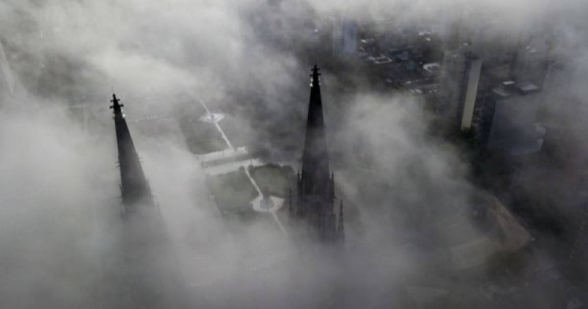 La Plata amaneció bajo un intenso banco de niebla y rige una advertencia por baja visibilidad | El Dia