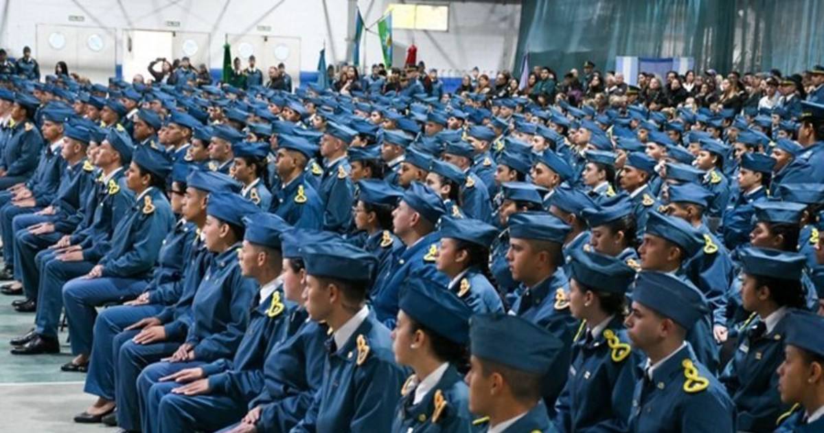 En La Plata, 320 aspirantes pasaron a ser cadetes de primer año en el Servicio Penitenciario Bonaerense | El Dia