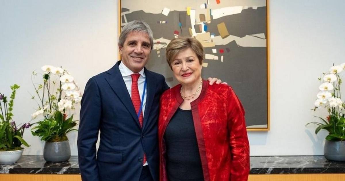 El FMI pidió que más trabajadores paguen Ganancias y subir la carga sobre el monotributo | El Dia