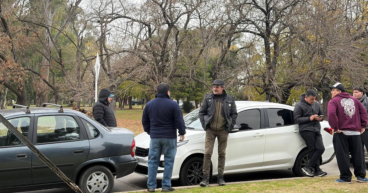Conductores de aplicaciones y taxistas reclaman medidas urgentes para garantizar el abastecimiento de GNC | El Dia