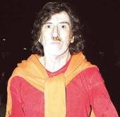 Trasladarán a Charly en un avión sanitario