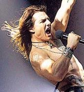 Tom Cruise será estrella del heavy metal, en el cine