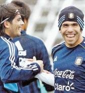 Carlos Tévez suma puntos para estar entre los once