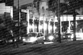 Se afianza el polo de boliches entre plazas Moreno e Yrigoyen