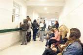 En hospitales públicos, ahora sólo darán turnos por teléfono