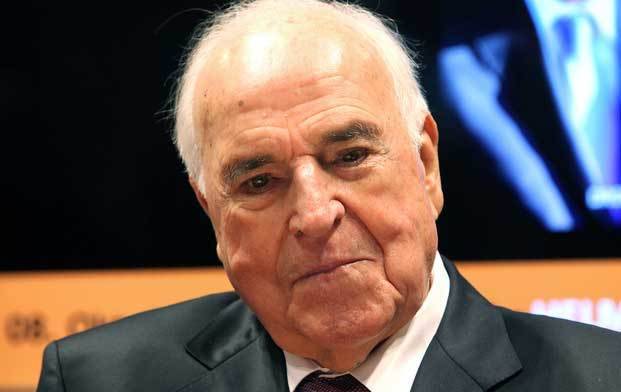 El ex canciller alemán Helmut Köhl, internado en terapia intensiva