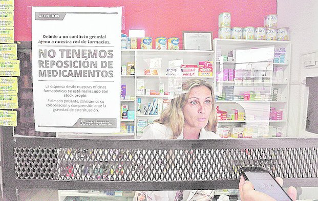 Angustia en farmacias por falta de reposición de medicamentos