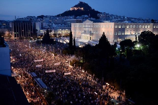Arrancó el corralito y Grecia entra en default al no pagarle al FMI