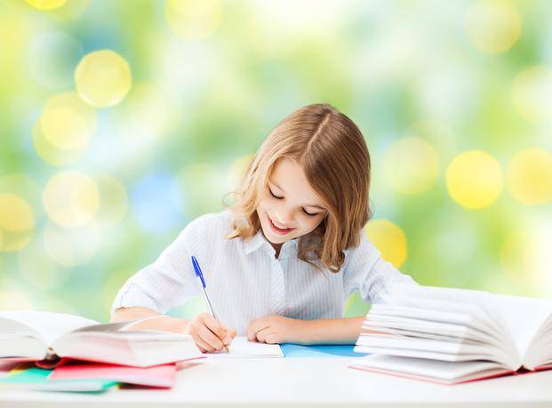 Advierten sobre la importancia que tiene que los chicos sigan escribiendo a mano