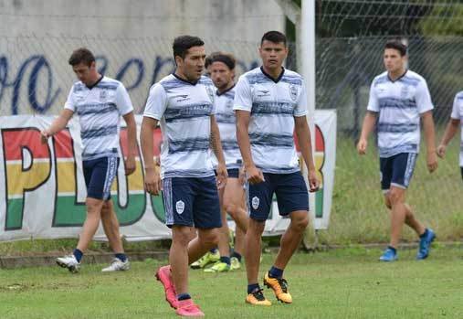 Bou sueña con volver a Boca, el Lobo piensa una estrategia