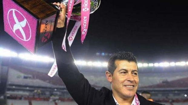Almirón les tenía reservado a sus jugadores una gran fiesta para seguir celebrando el título