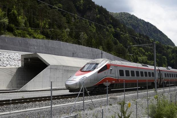 Hazaña de la ingeniería: ya abrieron el túnel ferroviario más largo del mundo